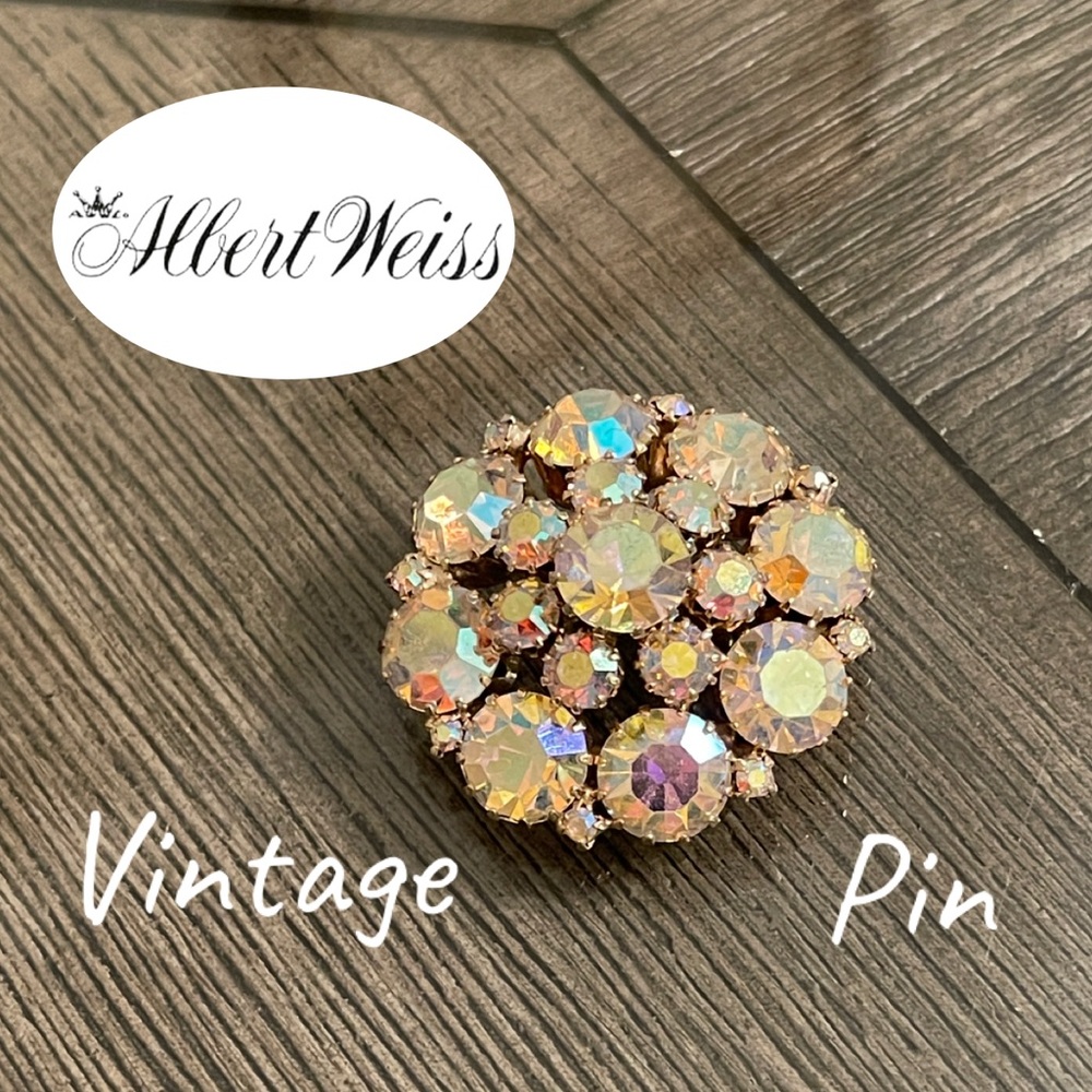 WEISS Aurora Borealis AB Cluster Pin Elegant Gold-tone Crystal Brooch